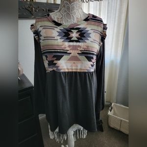 Heismish USA. Large top. Grey and Multi color.